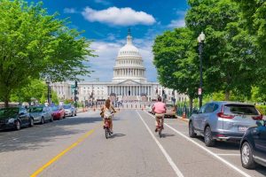 Vista del Capitolio de los Estados Unidos en Washington, D.C., uno de los destinos más populares para disfrutar de unas vacaciones económicas gracias a sus numerosos museos y atracciones gratuitas.